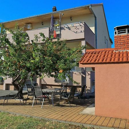 Holiday House Andrija Бибине Екстериор снимка