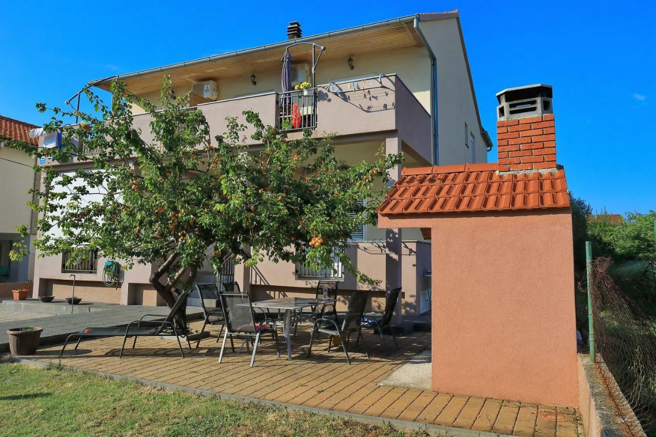 Holiday House Andrija Бибине Екстериор снимка