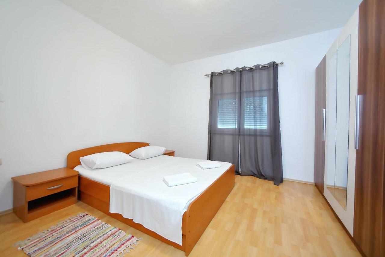 Holiday House Andrija Бибине Екстериор снимка