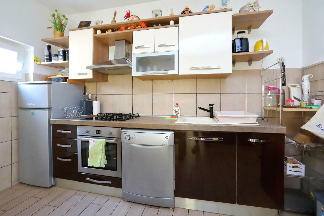Holiday House Andrija Бибине Екстериор снимка