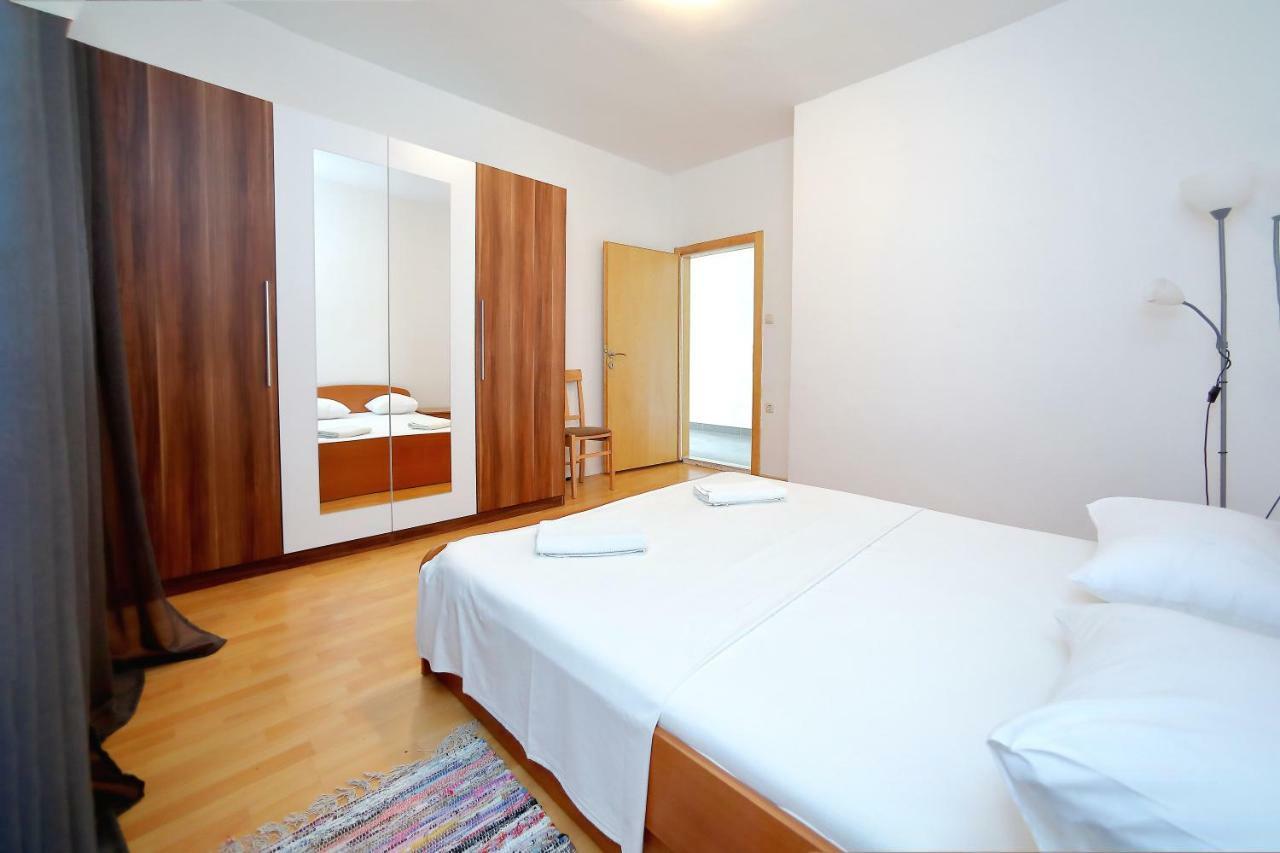 Holiday House Andrija Бибине Екстериор снимка