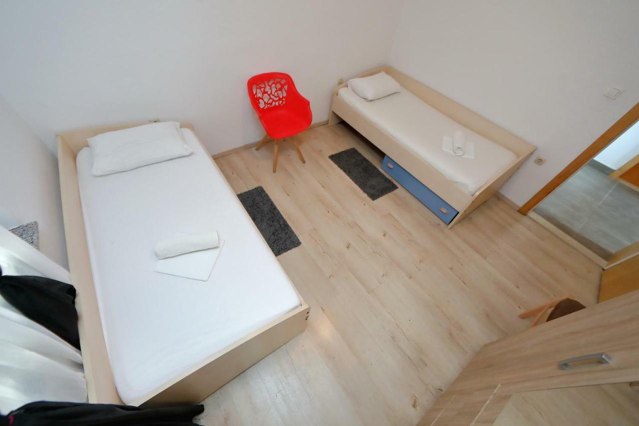 Holiday House Andrija Бибине Екстериор снимка