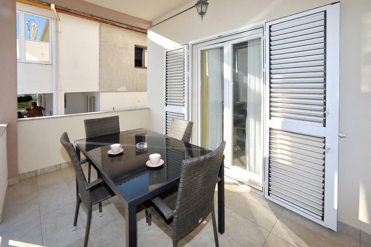 Holiday House Andrija Бибине Екстериор снимка