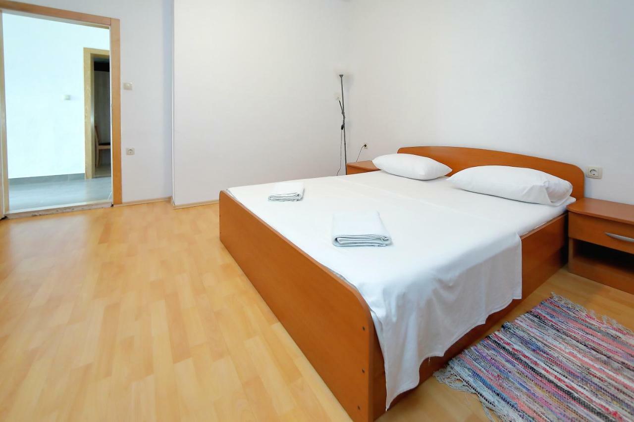 Holiday House Andrija Бибине Екстериор снимка