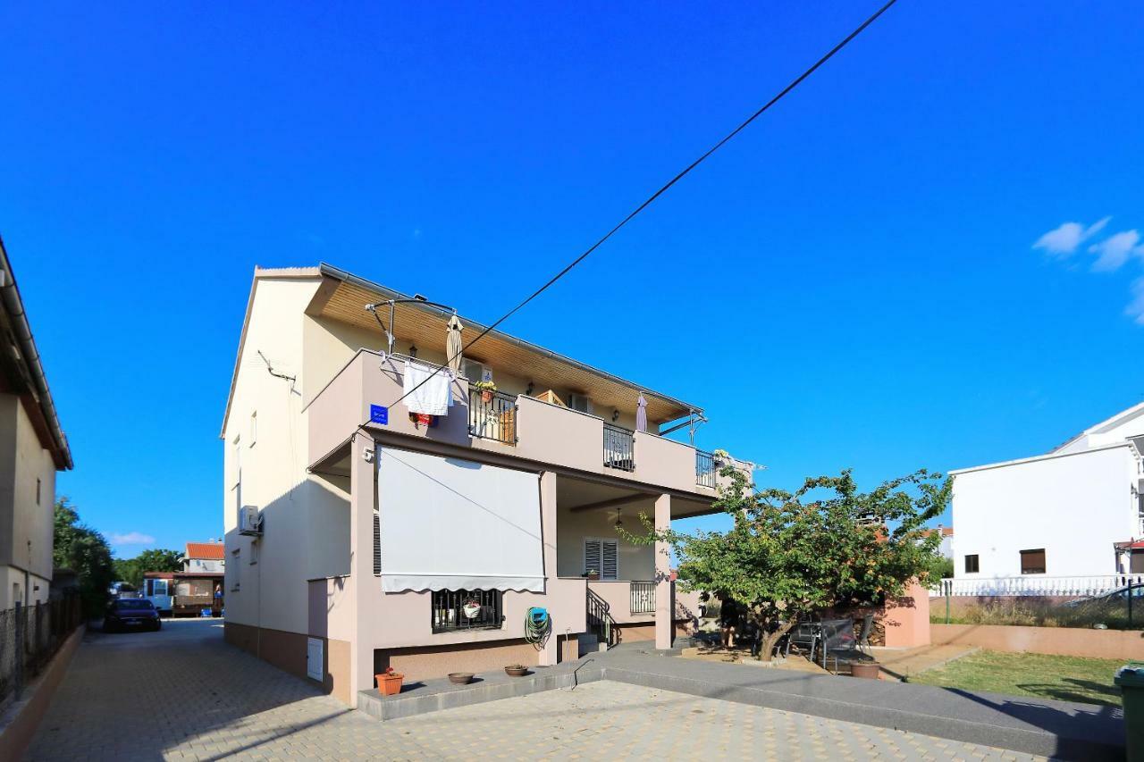 Holiday House Andrija Бибине Екстериор снимка