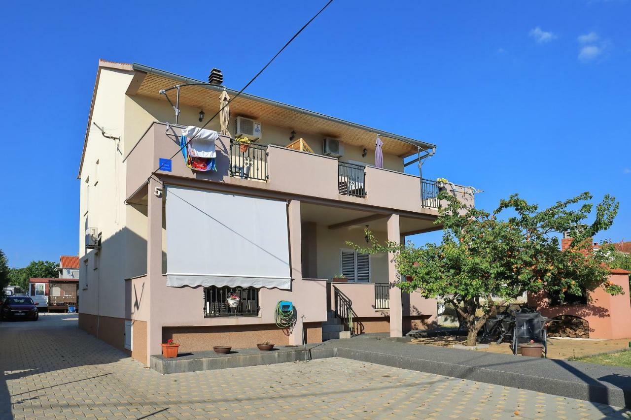 Holiday House Andrija Бибине Екстериор снимка